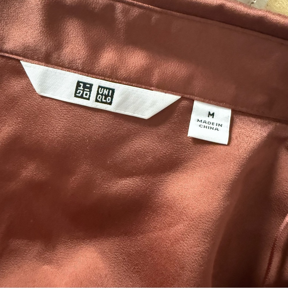 Uniqlo Rust Bronze Silky Button Down Top - Picture 12 of 13